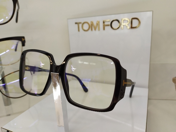 TomFord - оригинальные очки со скидкой 25%!